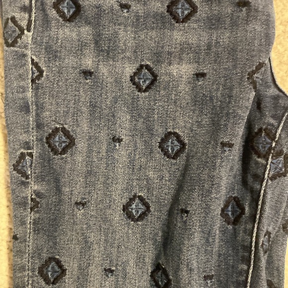 Driftwood geometric Jeans! Really super cute!! Size 26’ they do have stretch. - Picture 5 of 5